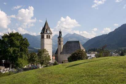 Kirche-Kitzbuehel--Kitzbuehel-Tourismus-Joe-Hoelzl.jpg